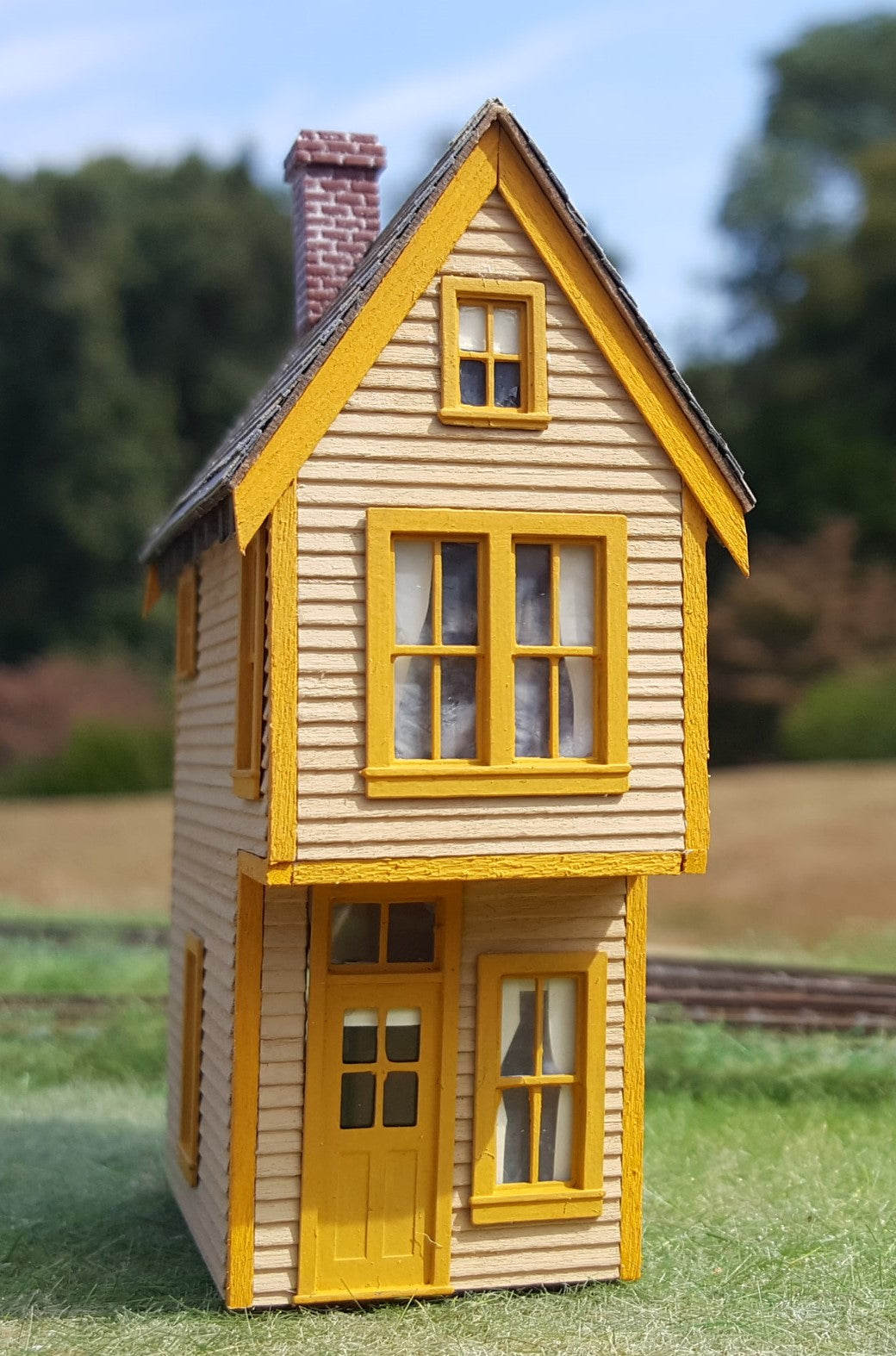 Tenth Avenue House in HO Scale