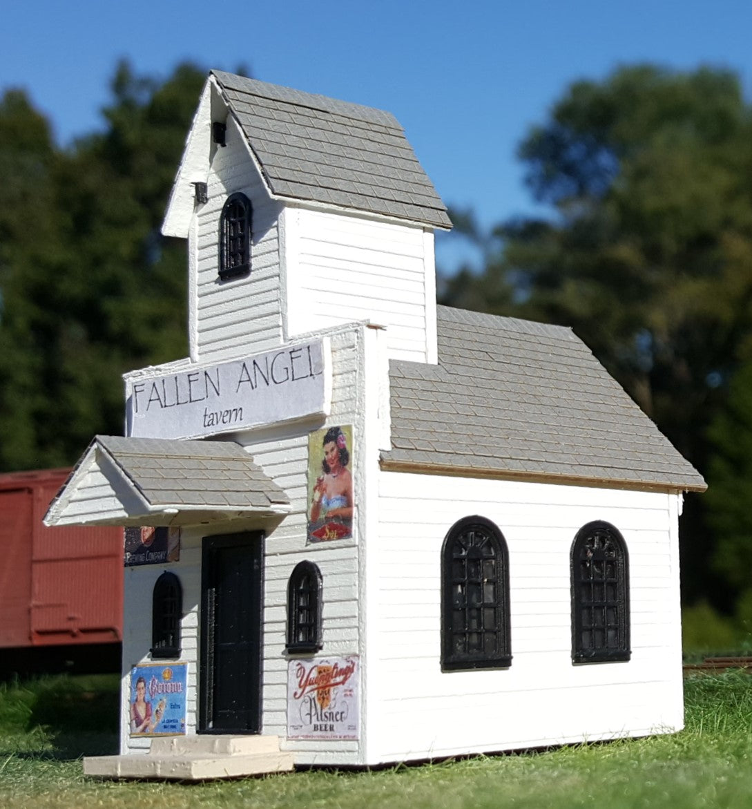 Fallen Angel Tavern in HO scale