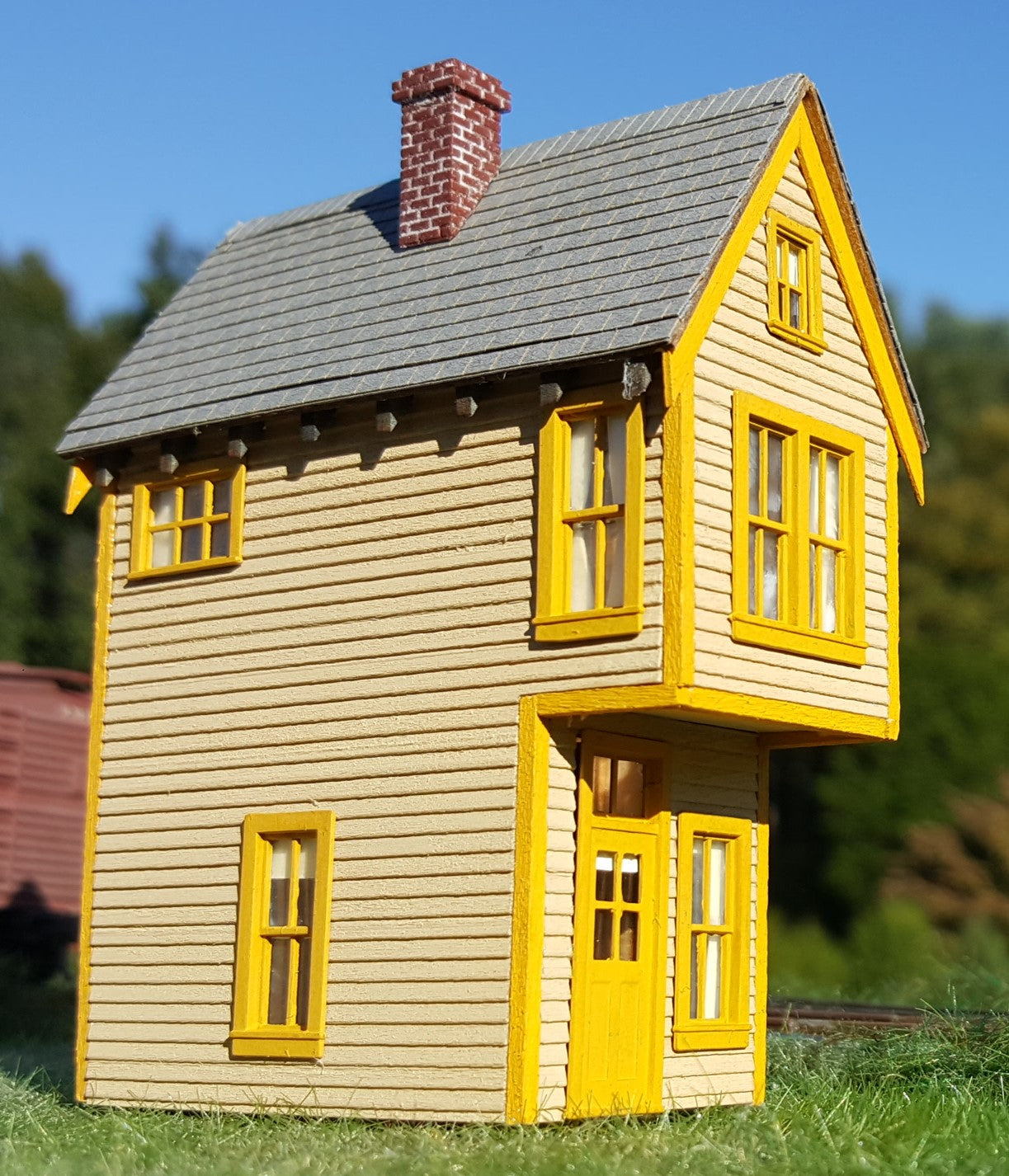 Tenth Avenue House in HO Scale