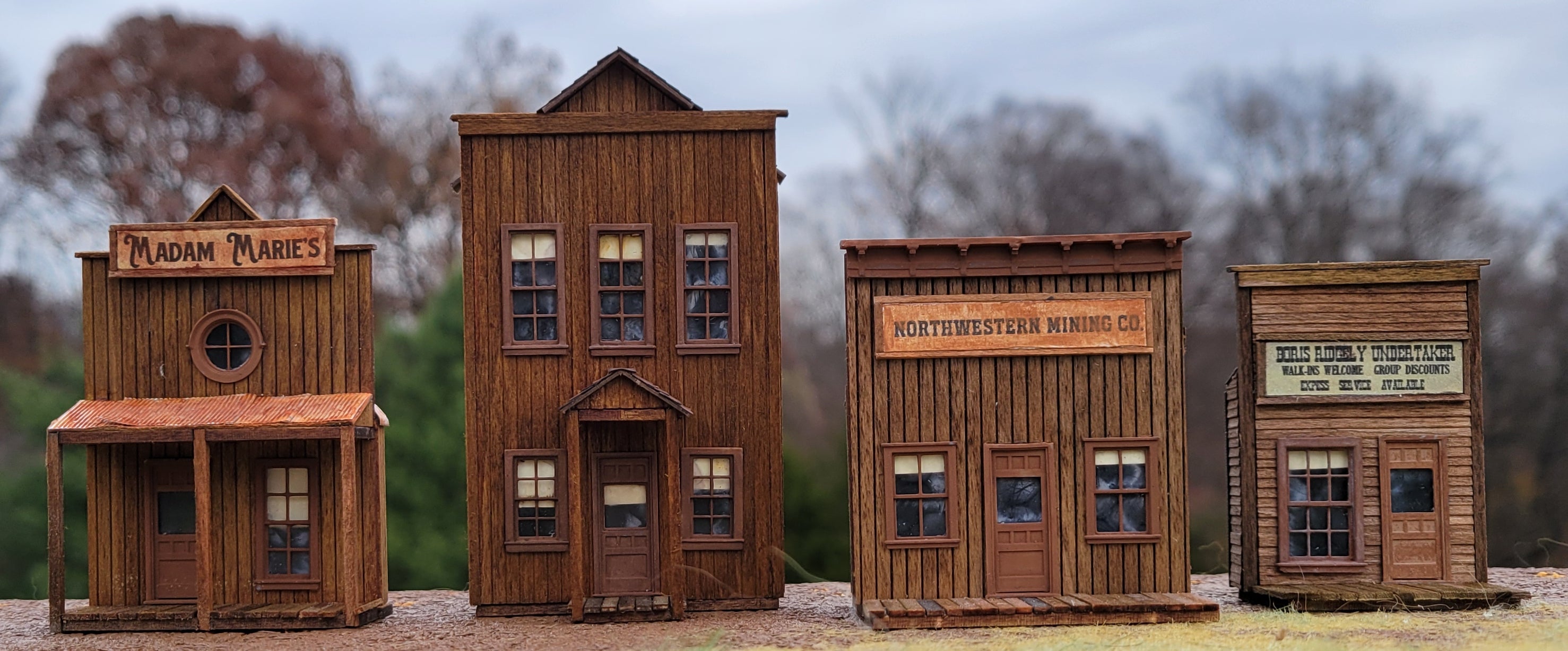 Gold Dust Background Flats Pack 2 in HO scale